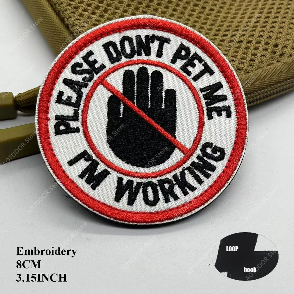 Therapy Rescue The SERVICE DOG Do Not Pet in Training Workong Pet Guide Dogs Do Not Touch Embroidery Patches Emblem Badge Hook