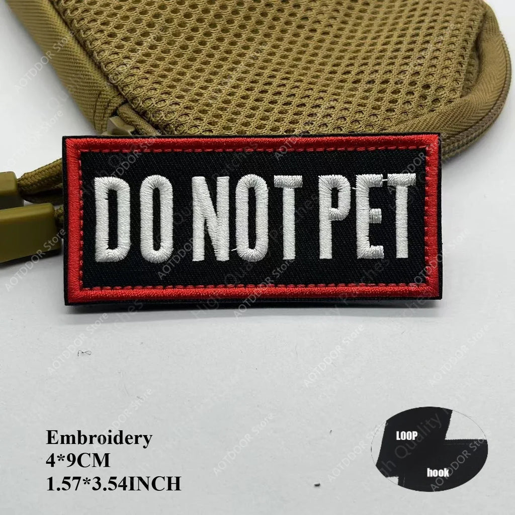 Therapy Rescue The SERVICE DOG Do Not Pet in Training Workong Pet Guide Dogs Do Not Touch Embroidery Patches Emblem Badge Hook