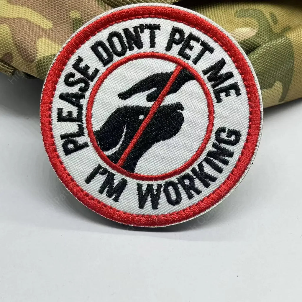 Therapy Rescue The SERVICE DOG Do Not Pet in Training Workong Pet Guide Dogs Do Not Touch Embroidery Patches Emblem Badge Hook